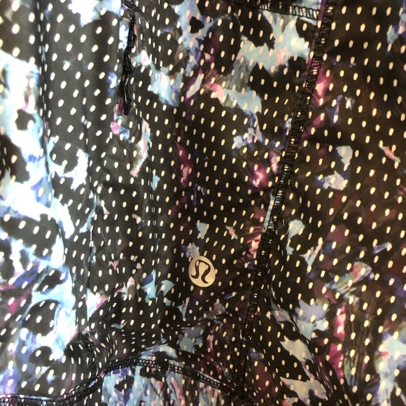 Lululemon Back Pack It Jacket in Multi Floral (6) - Picture 7 of 7